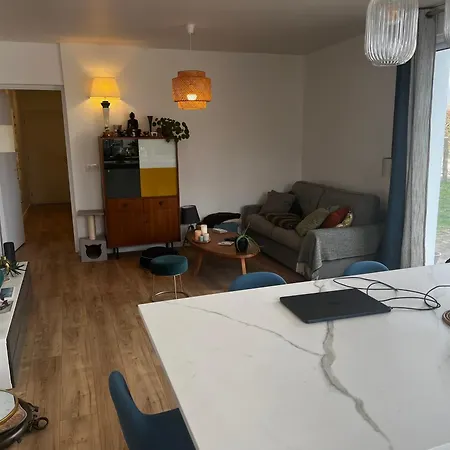 Cosy Rez-de-jardin A 15 Min Des Plages