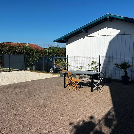 Cosy Rez-de-jardin A 15 Min Des Plages *